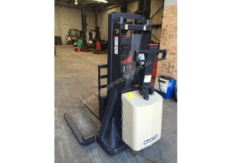 Used Crown 20MT90A Walkie Straddle Stacker in Wetherill 