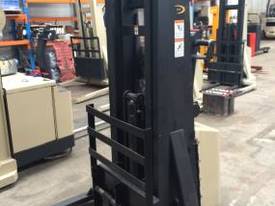 Crown 20MT90A Walkie Straddle Forklift - picture2' - Click to enlarge