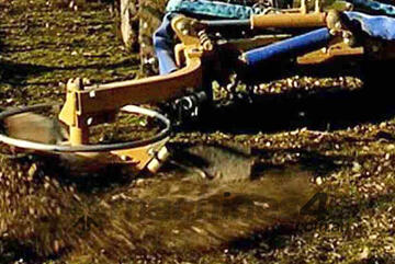 Seppi XAN sweeper gathers prunings to front of mower