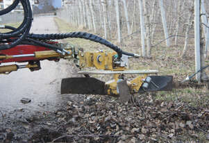 Seppi XAN sweeper gathers prunings to front of mower