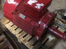 37kw 3 phase electric induction motor 415V SIEMENS - picture0' - Click to enlarge