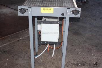 Motorised plastic chain link Conveyor table