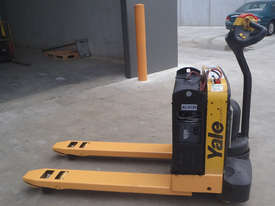 Yale Electric Pallet Mover - PRICE REDUCED! - picture0' - Click to enlarge