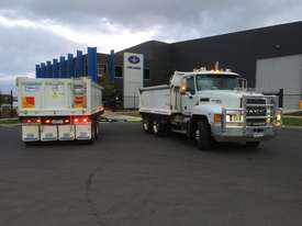 Mack ch Truck & Dog Tipper 470hp - picture0' - Click to enlarge
