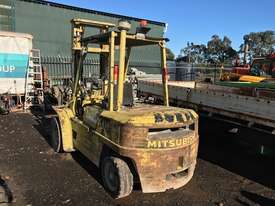 Mitsubishi FD35 FORKLIFT - picture0' - Click to enlarge