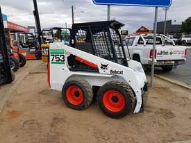 Bobcat 753 Skid steer including 4 in 1 bucket - Newly serviced and painted. - picture0' - Click to enlarge