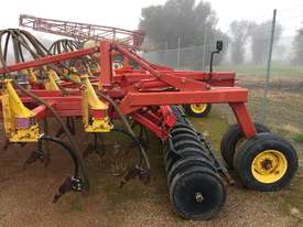 Bourgault 5710 Air Seeder Seeding/Planting Equip - picture0' - Click to enlarge