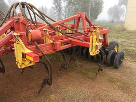 Bourgault 5710 Air Seeder Seeding/Planting Equip - picture1' - Click to enlarge