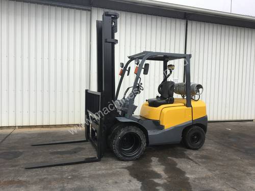 3 TON Forklift TCM LPG ( Dual Wheels, Wide Carriage, Low Hours)