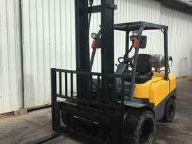 3 TON Forklift TCM LPG ( Dual Wheels, Wide Carriage, Low Hours) - picture1' - Click to enlarge