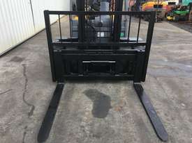3 TON Forklift TCM LPG ( Dual Wheels, Wide Carriage, Low Hours) - picture2' - Click to enlarge