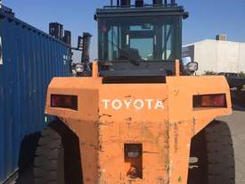 Toyota Diesel Forklift - picture1' - Click to enlarge