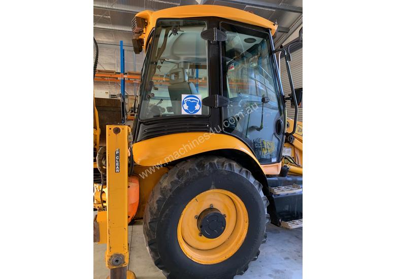 caption 2007 JCB 3CX 4X4 BACKHOE EX GOVT