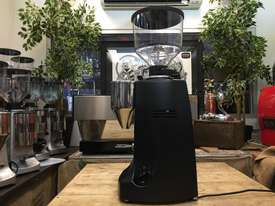 MAZZER ROBUR ELECTRONIC E BLACK ESPRESSO COFFEE GRINDER MACHINE CAFE - picture2' - Click to enlarge