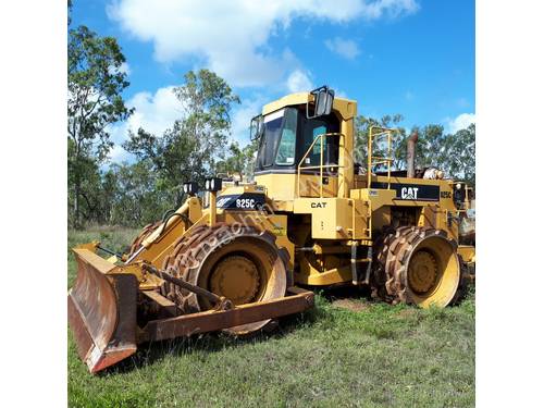 Caterpillar 825C Compactor