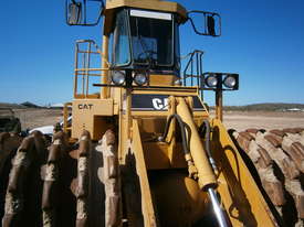 Caterpillar 825C Compactor - picture2' - Click to enlarge