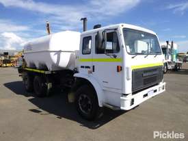 1993 International Acco 2350E - picture0' - Click to enlarge