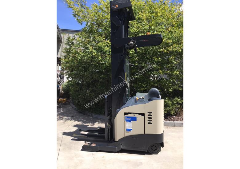 caption 2.0T Battery Electric Stand Up Reach Truck