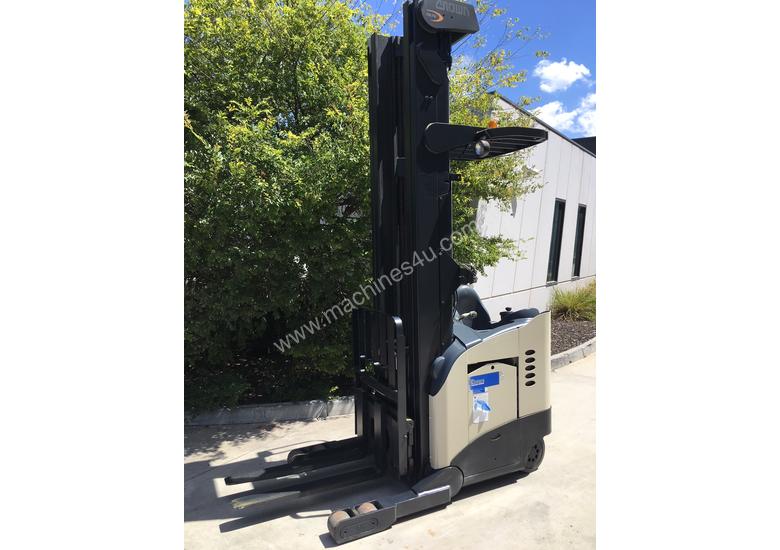 caption 2.0T Battery Electric Stand Up Reach Truck