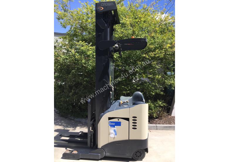 caption 2.0T Battery Electric Stand Up Reach Truck