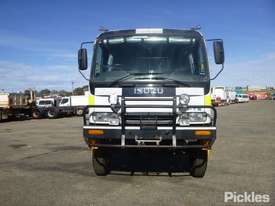 2000 Isuzu FTS 750 - picture1' - Click to enlarge