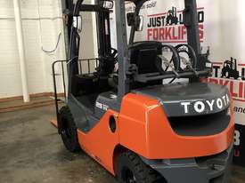 TOYOTA FORKLIFTS 32-8FG25 - picture1' - Click to enlarge