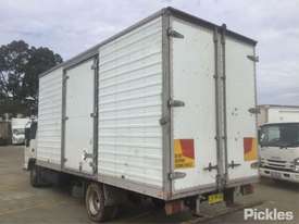 1998 Isuzu NQR450 - picture2' - Click to enlarge