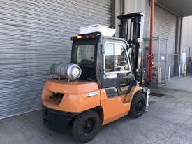 Toyota 02-7FG35 LPG / Petrol Counterbalance Forklift - picture1' - Click to enlarge