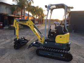 USED 1.7T QUICKHITCH EXCAVATOR - picture0' - Click to enlarge