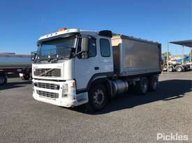 2004 Volvo FM 12 - picture2' - Click to enlarge