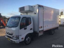 2014 Hino 300 616 - picture2' - Click to enlarge