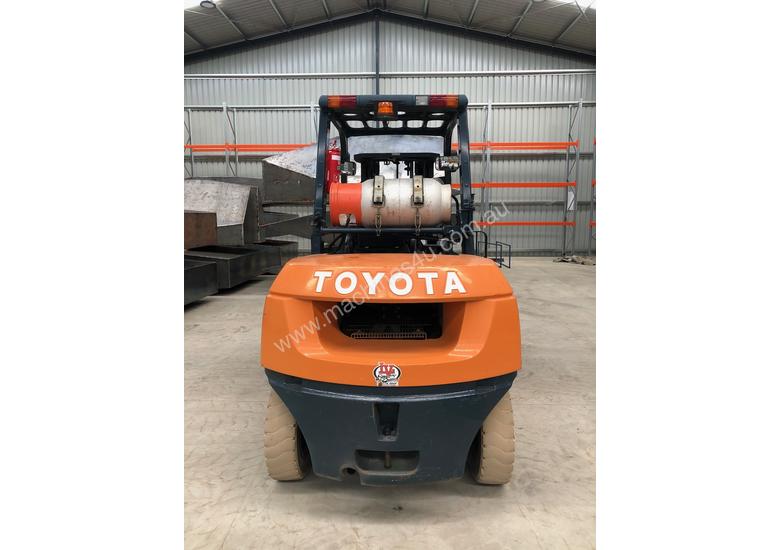 caption Toyota 4 Tonne Dual Wheel / Wide Carriage Forklift
