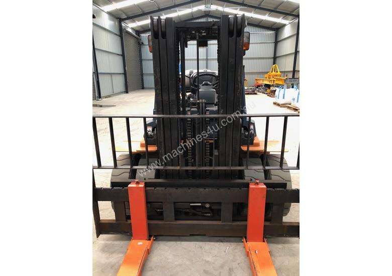 caption Toyota 4 Tonne Dual Wheel / Wide Carriage Forklift