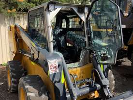 2016 LiuGong 385B Skid Steer - picture1' - Click to enlarge