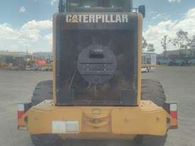 Caterpillar 924GZ - picture2' - Click to enlarge