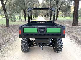 John Deere Gator 825i 2017 - as new - picture2' - Click to enlarge