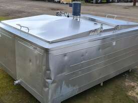 STAINLESS STEEL TANK, MILK VAT 2540 LT - picture1' - Click to enlarge