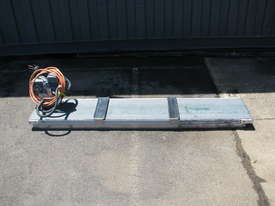 Motorised Belt Conveyor - 1.9m long - picture0' - Click to enlarge