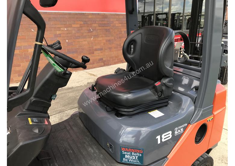 caption 32- 8 FG1.8, 4 WHEEL COUNTER BALANCED FORKLIFT CONTAINER FRIENDLY