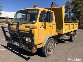 1985 Isuzu FTR12H - picture2' - Click to enlarge