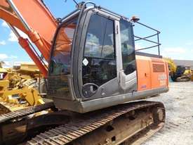 Hitachi ZX200-3 Excavator - picture1' - Click to enlarge