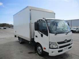 Hino 300 Series - picture1' - Click to enlarge