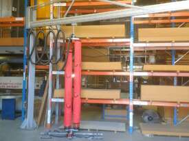  200Kg Twin Tube lifter on 5500mm swing jib, excellent condition, ready to install. - picture0' - Click to enlarge