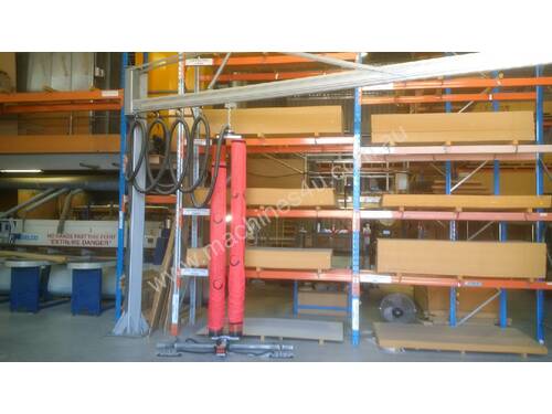 200Kg Twin Tube lifter on 5500mm swing jib, excellent condition, ready to install.