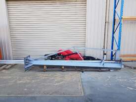  200Kg Twin Tube lifter on 5500mm swing jib, excellent condition, ready to install. - picture1' - Click to enlarge