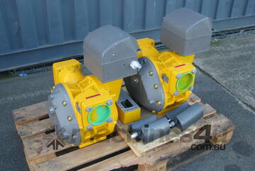 Aviation Fuel Positive Displacement Flow Meters 450 GPM - Liquid Controls M-40 MAKE AN