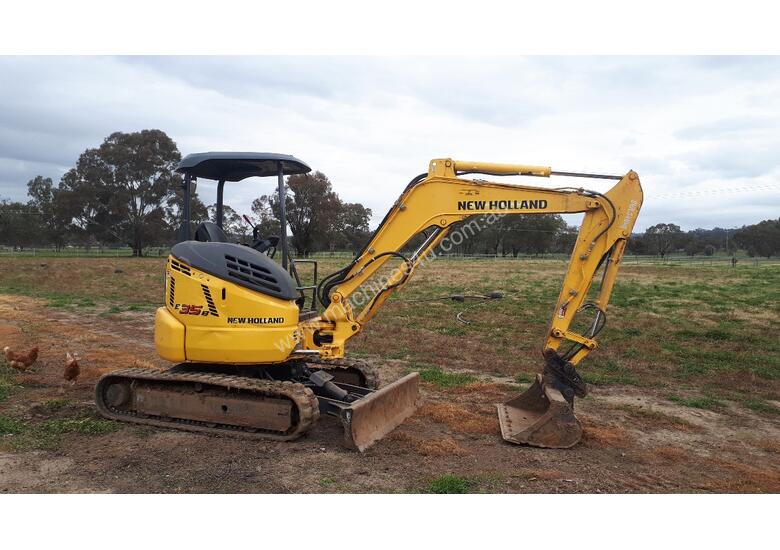 Used 2015 New Holland E35B Excavator in , Listed on Machines4u