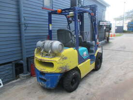 Komatsu 2.5 ton LPG Repainted Used Forklift #1580 - picture2' - Click to enlarge