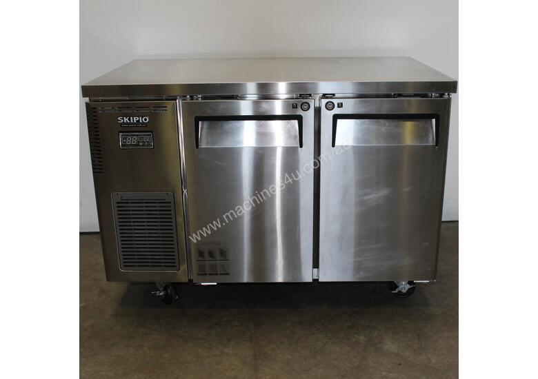 caption Skipio SUR12-2 Undercounter Fridge