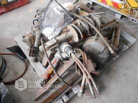 PALLET COMPRISING OF VE COMMODORE PARTS - picture0' - Click to enlarge